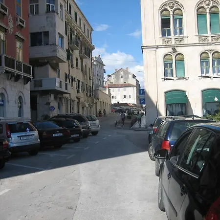 Split Central Guesthouse 3*